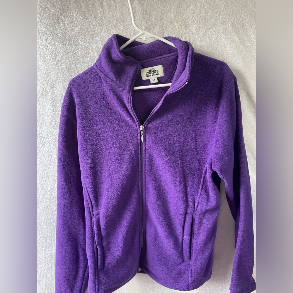 Youth old mill zip up jacket. Size M